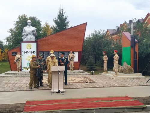 Яңа Кенәрдә сугышчан хәрәкәтләрдә катнашучылар хөрмәтенә ясалган һәйкәл ачылу