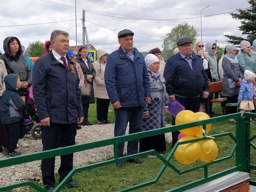 Махсус хәрби операциядә һәлак булган Айрат Галәветдиновка мемориаль такта ачылу