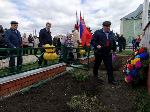 Махсус хәрби операциядә һәлак булган Айрат Галәветдиновка мемориаль такта ачылу