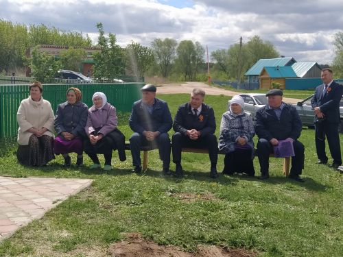 Махсус хәрби операциядә һәлак булган Айрат Галәветдиновка мемориаль такта ачылу