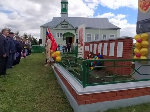 Махсус хәрби операциядә һәлак булган Айрат Галәветдиновка мемориаль такта ачылу