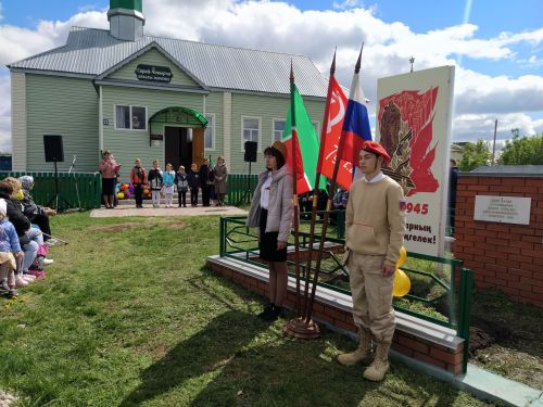 Махсус хәрби операциядә һәлак булган Айрат Галәветдиновка мемориаль такта ачылу