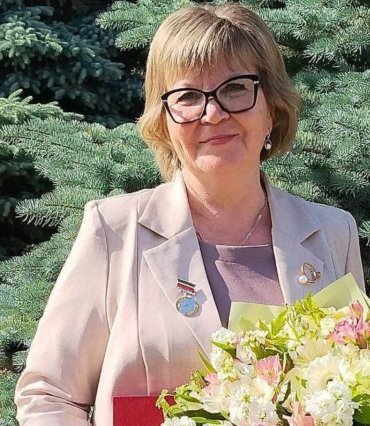 Заместителю директора Арского реабилитационного центра «Исток надежды» Наталие Сергеевой присвоено почётное звание
