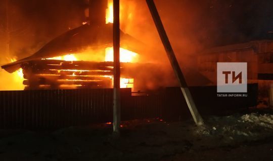 В Шемордане мужчина погиб, не успев выбраться из горящего частного дома