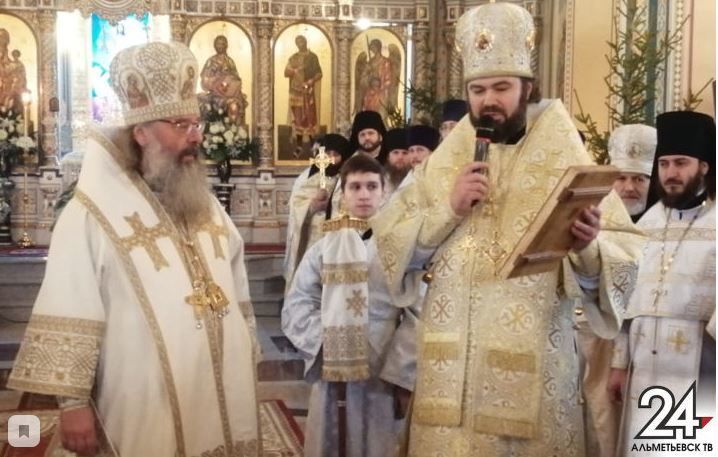 Митрополит Казанский и Татарстанский Кирилл возглавил Божественную литургию