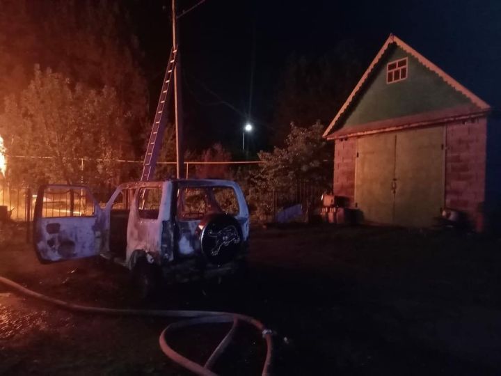 В Арском районе мужчина поджог собственный дом и повесился