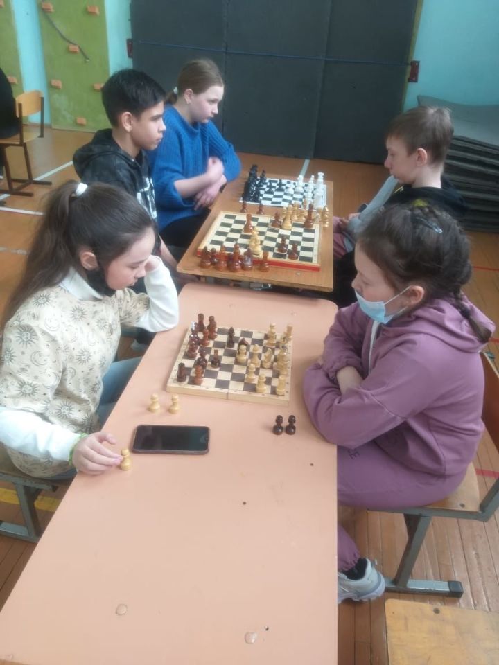 Во Дворце школьников прошли соревнования по шахматам