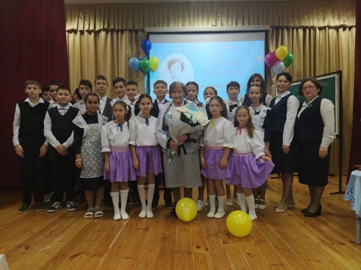 Яңа Кенәр мәктәбендә Стелла Габдрахманованың 90 яшьлек юбилеен уздырдылар