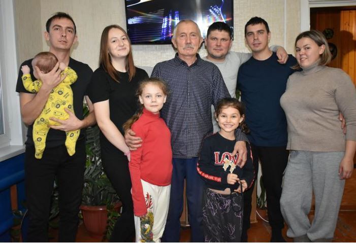 Биш баласын ялгыз үстергән ир: «Әле ярый чит кеше кертмәгәнмен»