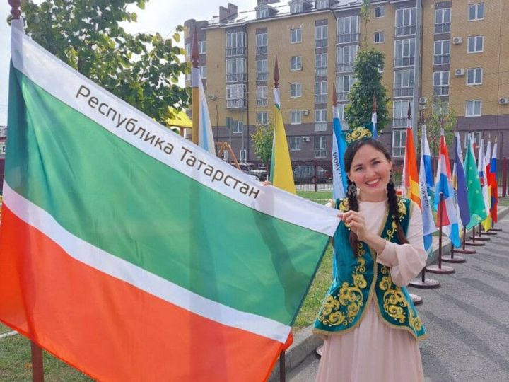 Арча кызы Айсылу Лотфуллина - иң яхшы туган тел укытучысы