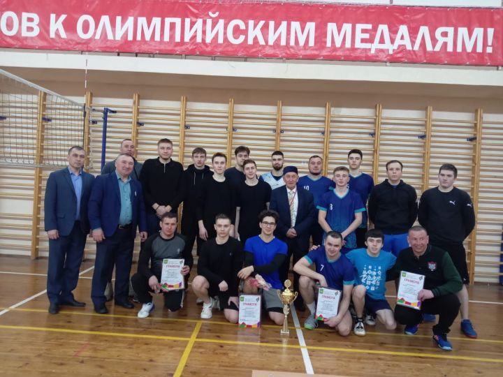Яңа Кенәрдә район башлыгы призына волейбол турниры узды