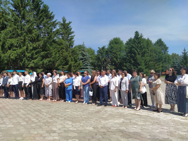 На Аллее Славы города Арск загорелась новая звезда