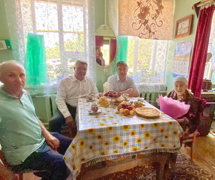 Бер гасырлык гомер юлы узган