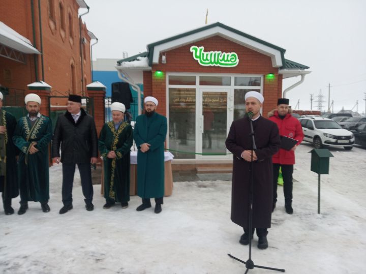 Арчадагы бу чишмәдән бер көндә 4 тонна су алалар