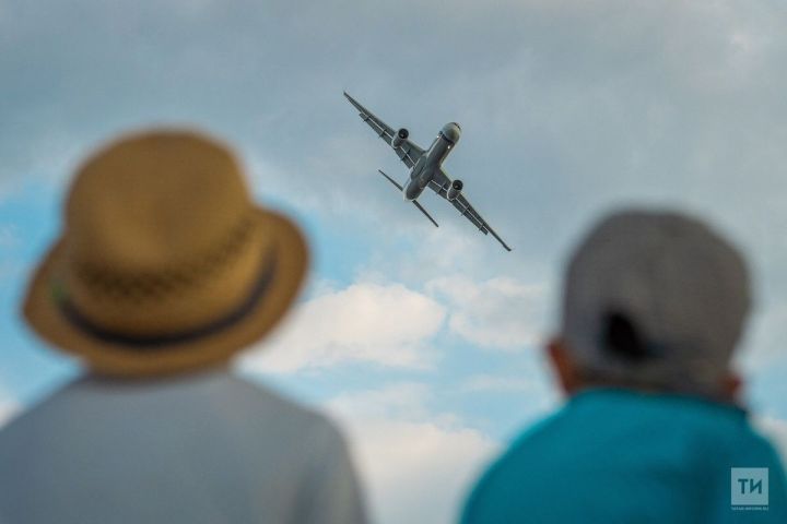 Путин 12 яшькә кадәрге балалар өчен авиабилетларга ташлама ясарга кушты