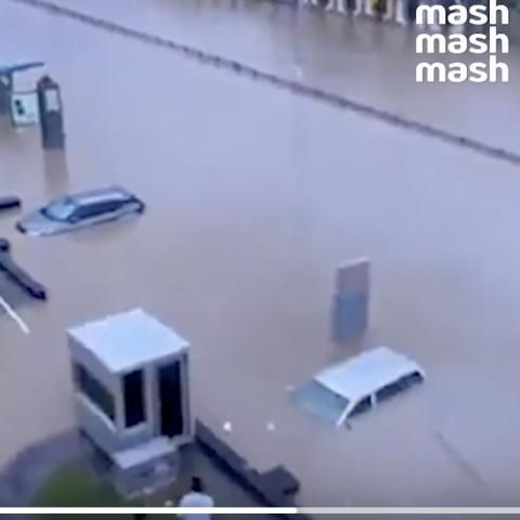 Мәккә һәм Мәдинә шәһәрләрен су баскан