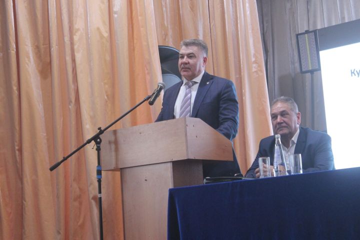 Илшат Нуриев “Курса МТСы“ ширкәтенең район ирешкән уңышларга саллы өлеш кертүен билгеләп үтте