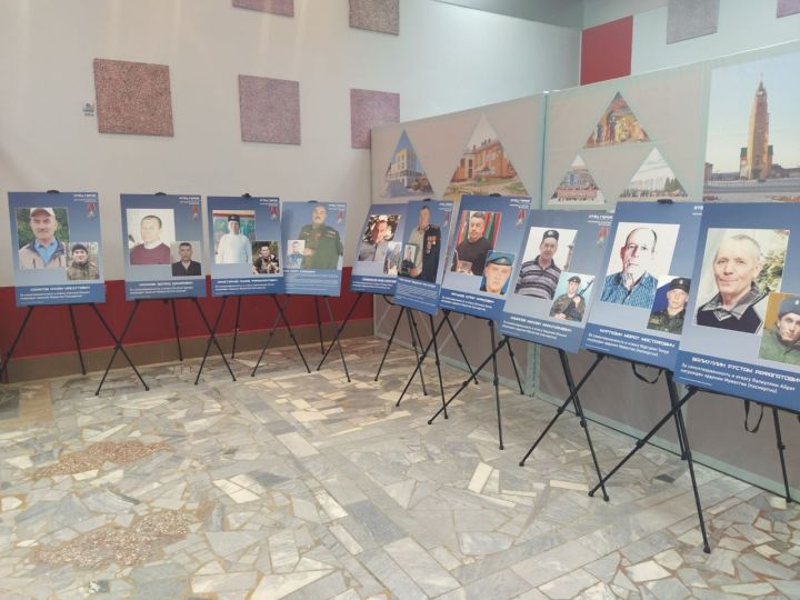 Пока жива память, у нас есть будущее: в Арске открылась выставка «Отец Героя»