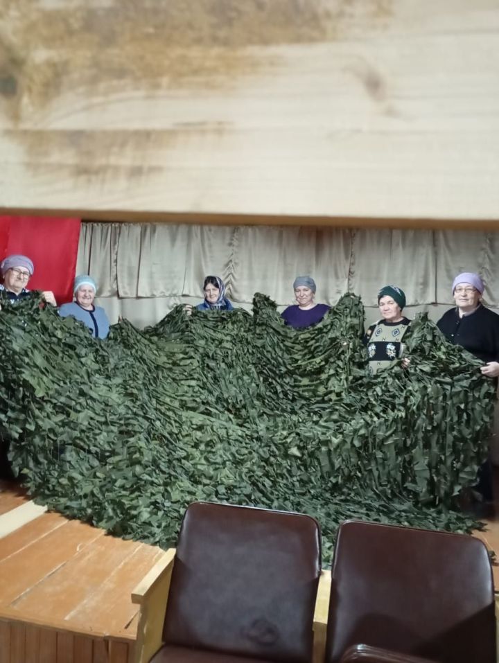 Күңел җылысын биреп челтәр үрәләр