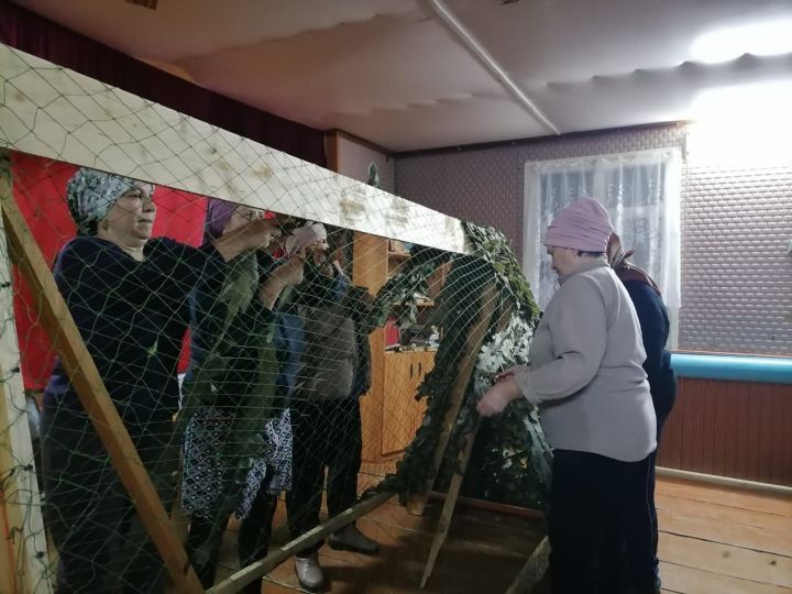 Күңел җылысын биреп челтәр үрәләр