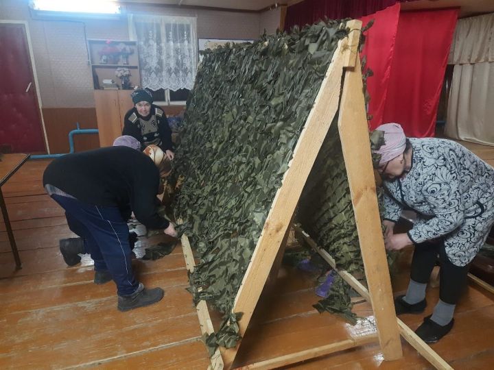 Күңел җылысын биреп челтәр үрәләр