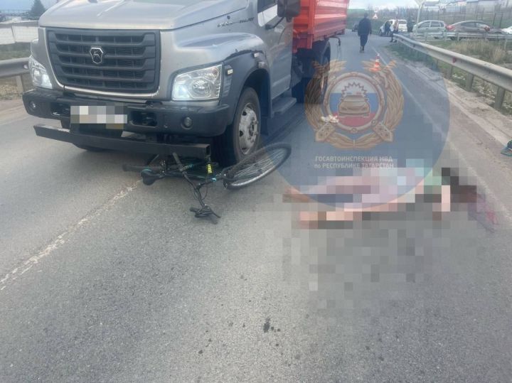 Арча районында  ГАЗ автомобиле  велосипедчы хатынны бәрдерә