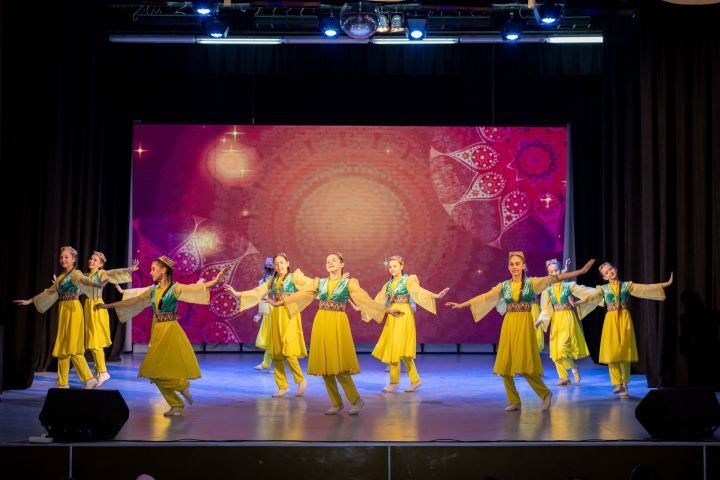 В Арском районном Доме культуры прошел отчетный благотворительный концерт Арской детской школы искусств