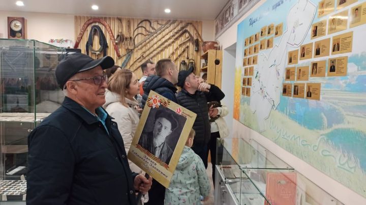 Балалар һәм оныклар белән туган авылда