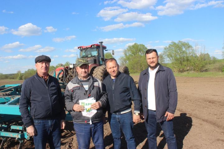 Кыр батырларына - бүләкләр