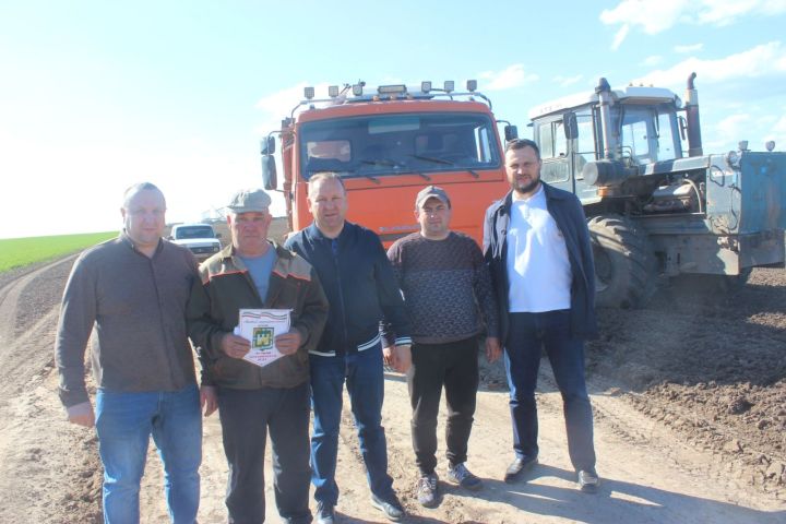 Кыр батырларына - бүләкләр