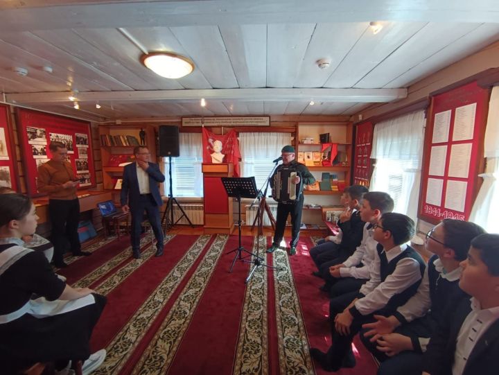 Җыр - ул тарих