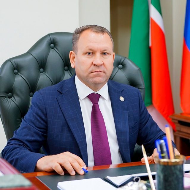 Арча муниципаль районы башкарма комитеты җитәкчесенең бәйрәм котлавы