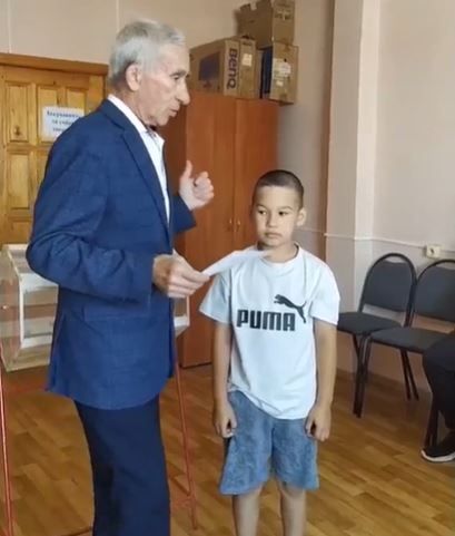 Район газетасына язылучылар арасында вәгъдә иткән бүләкне уйнаттык