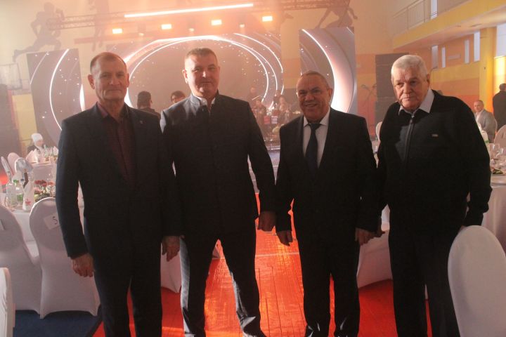 Арчада хезмәт алдынгыларын хөрмәтләделәр (фоторепортаж)