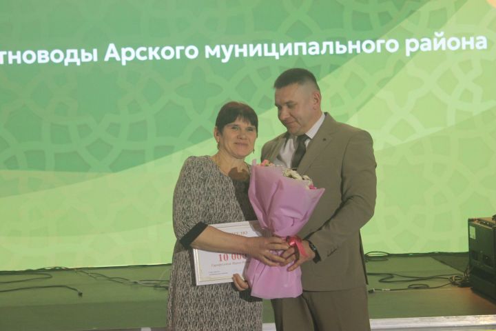 Арчада хезмәт алдынгыларын хөрмәтләделәр (фоторепортаж)