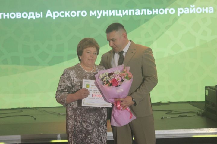 Арчада хезмәт алдынгыларын хөрмәтләделәр (фоторепортаж)