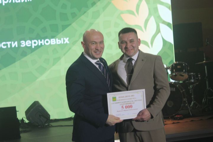 Арчада хезмәт алдынгыларын хөрмәтләделәр (фоторепортаж)