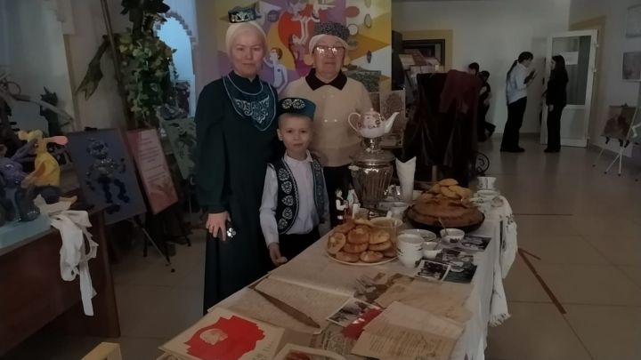 Эх, кабартмалы, самоварлы табын!
