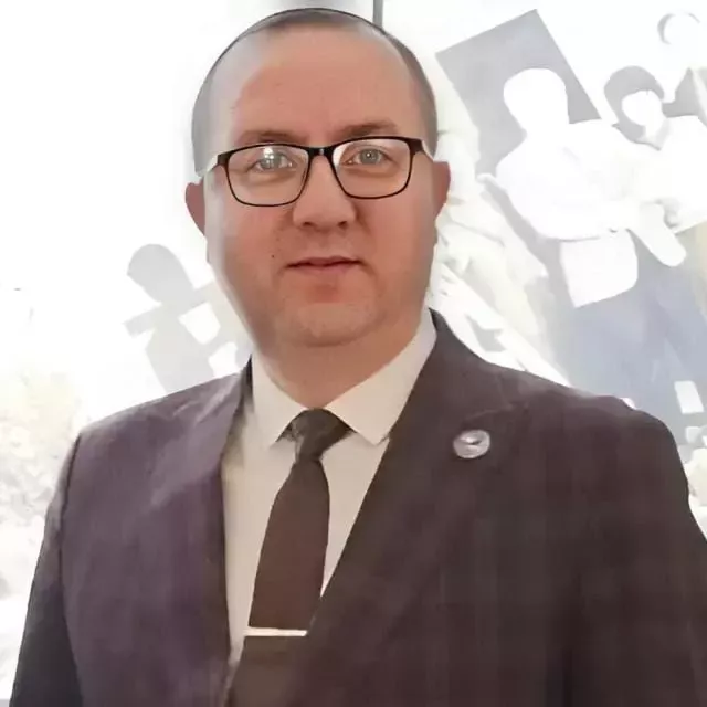 Район мәдәният идарәсе җитәкчесенең бәйрәм котлавы