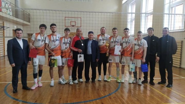 Яңа Кенәрдә Арча районы башлыгы призына волейбол турниры узды