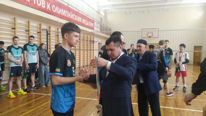 Яңа Кенәрдә Арча районы башлыгы призына волейбол турниры узды