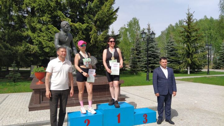 Спорт белән шөгыльләнегез!