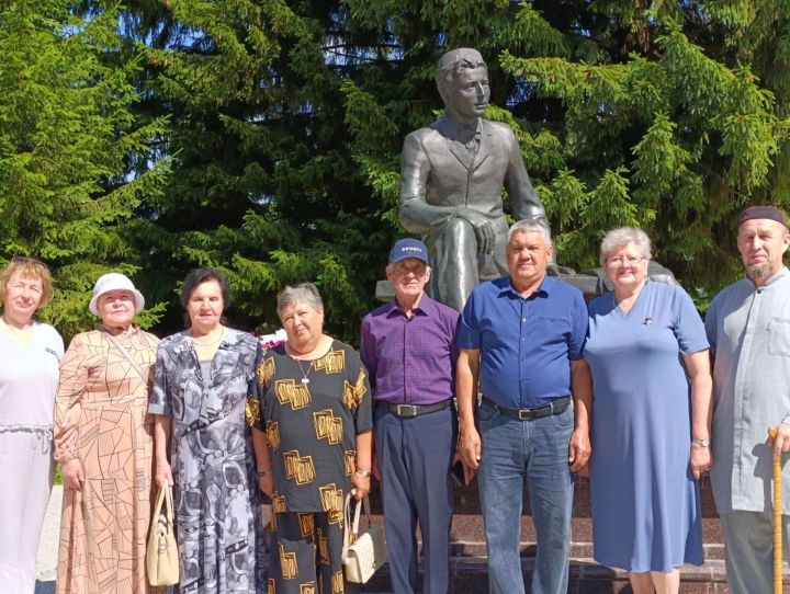 Безнең әби белән бабай Тукайны соңгы юлга озаткан