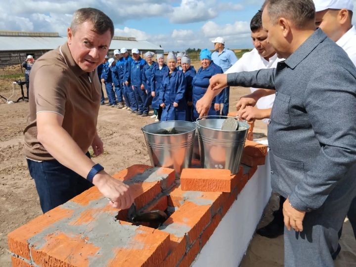 Сөтчелек комплексларының нигез ташларын салдылар