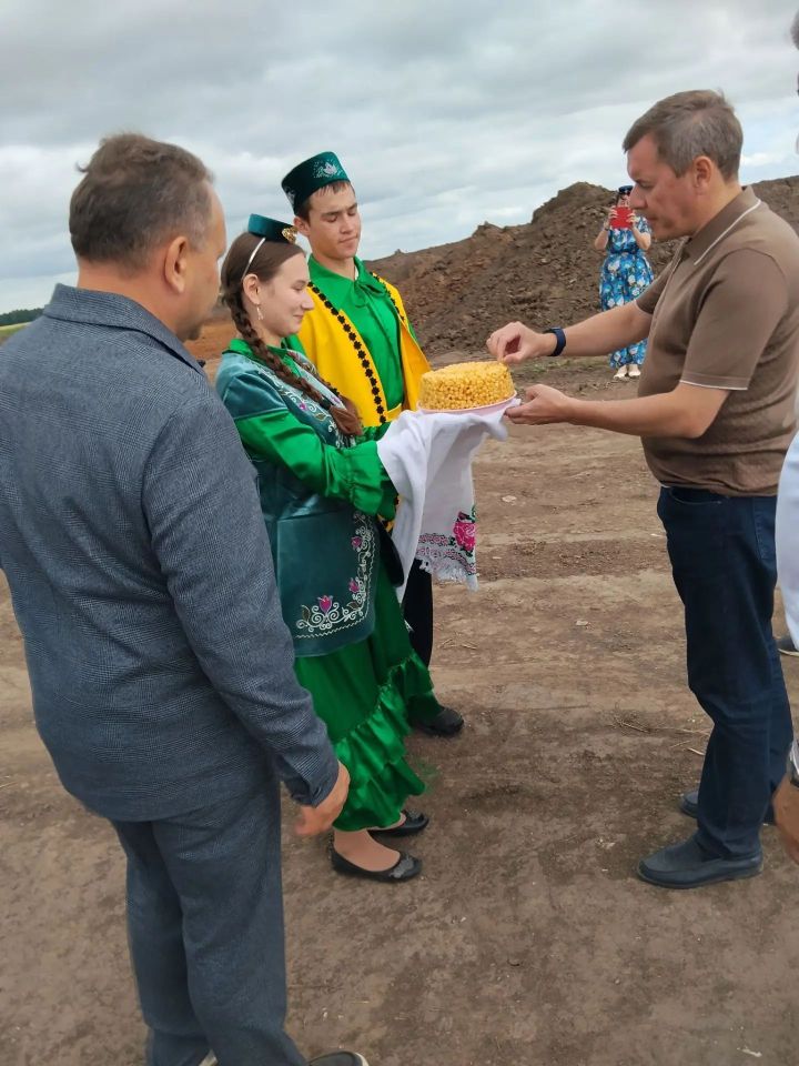 Сөтчелек комплексларының нигез ташларын салдылар