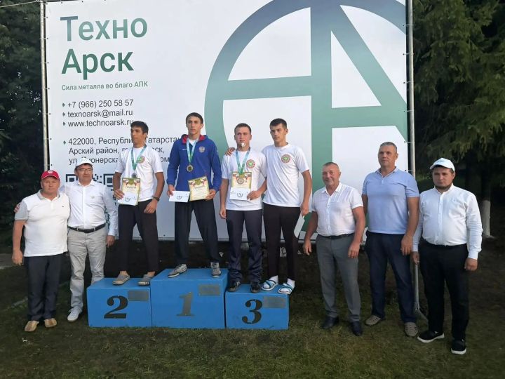 Урта Сәрдәдә Илсур Шәйхетдинов исеме мәңгеләштерелде