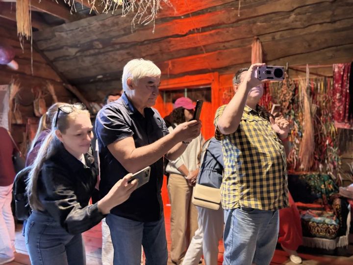 Яңа Кырлайда матбугат туры узды
