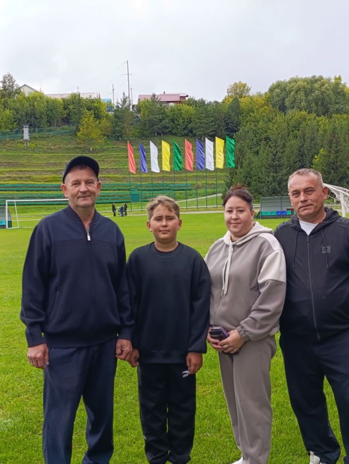 Менә шундый Нуруллиннар кебек әти-әниләр белән эшләве рәхәт
