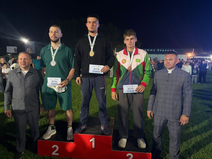 «Ат көне» ндә узган көрәш җиңүчеләре - ат кемгә эләкте?