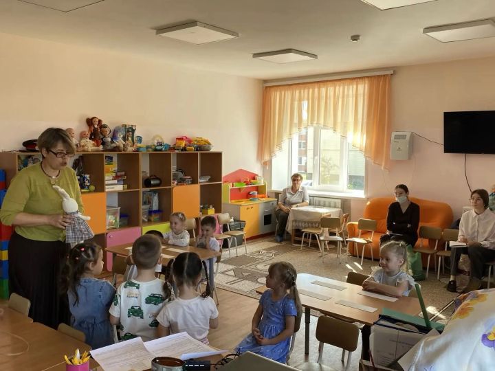 Тәҗрибәле педагоглар булачак хезмәттәшләренә осталыкларын күрсәтте